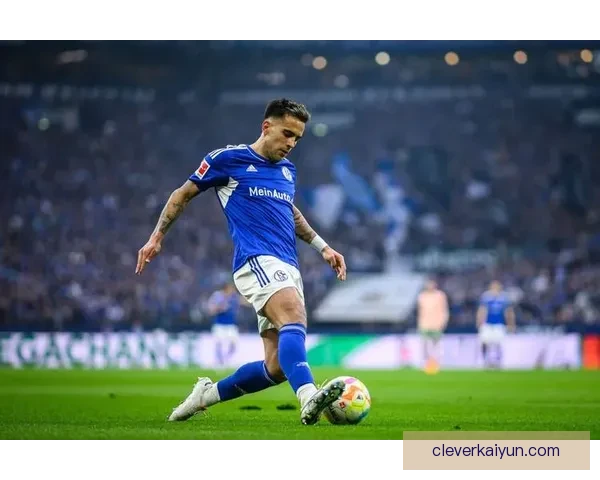 沙尔克边路速度持续提升，展现出良好的进攻竞争力