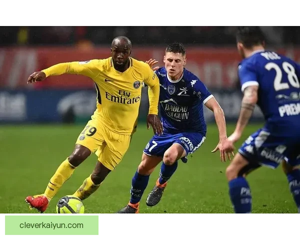 费内巴切球员表现稳健，近期状态回暖值得关注。